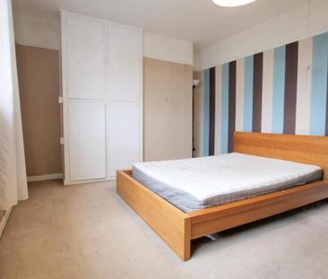 Furnished four-bedroom house to rent in Horfield, located within ea... - Photo 3