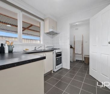 3 BEDROOM FAMILY HOME IN CENTRAL MELTON - Photo 5