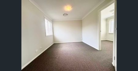 Cozy Home of 4 beds Plus Study and Double Garage! - Photo 2