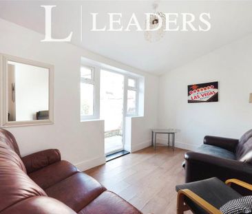 5 bedroom terraced house to rent - Photo 2