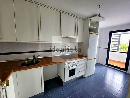 Alquiler de piso en Puerto de Estepona - Photo 2