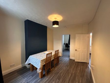 3 bedroom house - Photo 2