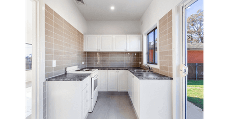 Charming 2-Bedroom Home for Lease in Prime Location! - Photo 3