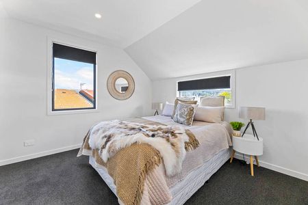 Modern Saint Kilda Townhouse! - Photo 2