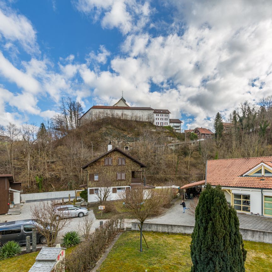 Geräumige 4 Zimmer-Wohnung im Erholungsgebiet zu vermieten - Photo 1