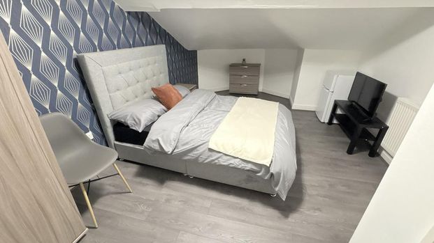 1 bedroom in a house share to rent - Photo 1