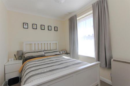 2 bedroom terraced house to rent - Photo 3