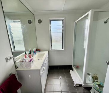 City-Fringe Living – Modern Apartment in Eden Terrace - Photo 5