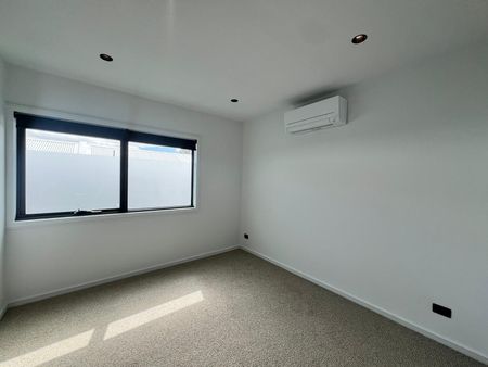 9/212 Ballarat Rd, Maidstone VIC 3012 - Townhouse For Rent | Domain - Photo 2