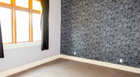 SOUTH HILL FAMILY HOME - Photo 3