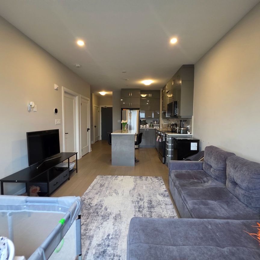 For Lease - 3265 Carding Mill Trail Unit# 404, Oakville, Ontario - Photo 1