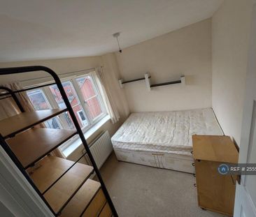 4 bedroom terraced house to rent - Photo 3