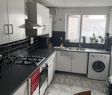 Room in a Shared House, Kennard Road, E15 - Photo 2