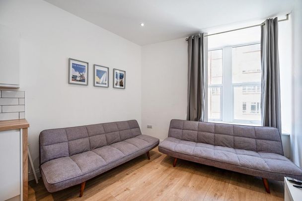 2 bedroom flat to rent - Photo 1