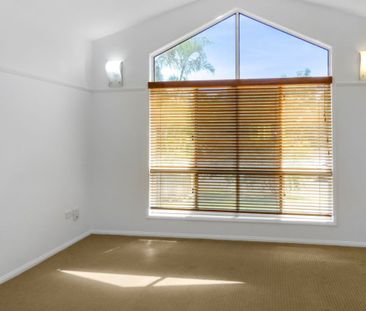 Spacious Family Retreat in Prime Location - Photo 6