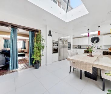 5 bedroom detached house to rent - Photo 3