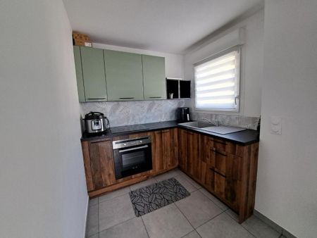 Location Appartement 3 pièces 66m² AYSE 74130 - Photo 4
