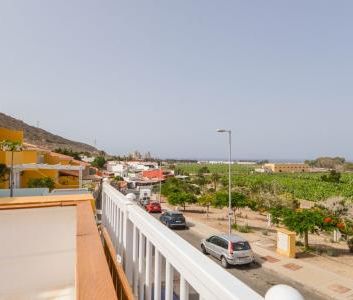 2 bedroom apartment with sea views, near El Pajar - Photo 5