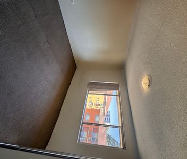 Air Conditioned Unit Walk to Liverpool CBD - Photo 6