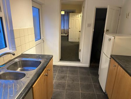 3 bedroom terraced house to rent - Photo 5