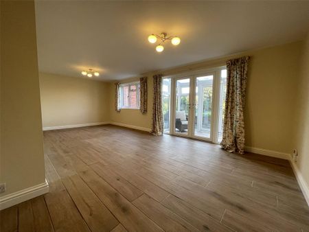 3 bedroom link detached house to rent - Photo 4