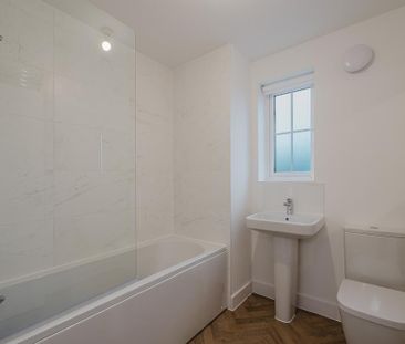 3 bedroom semi-detached house to rent - Photo 6