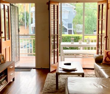 BEAUTIFULLY PRESENTED TOWNHOUSE - JUST POP AROUND THE CORNER FOR A ... - Photo 3