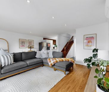 Effortless Living with Modern Appeal - Photo 2