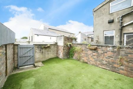 2 bedroom terraced house to rent - Photo 4