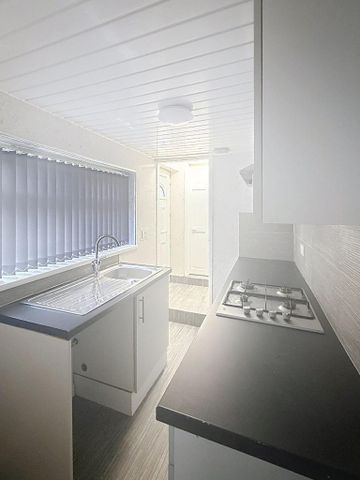 2 bedroom terraced house to rent - Photo 2