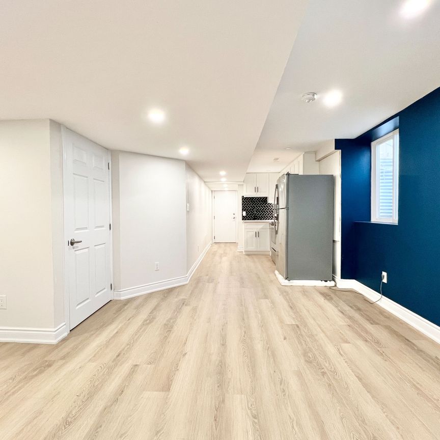 For Lease - 411 Grindstone Trail, Oakville, Ontario - Photo 1