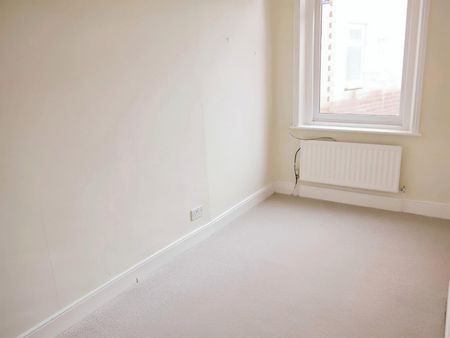 2 bedroom Flat To Let Total Size: 743 SQ FT - Photo 4