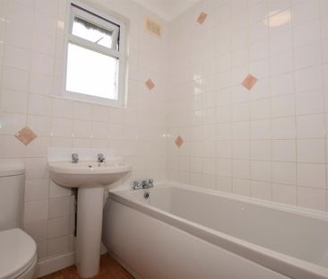 3 bedroom terraced house to rent - Photo 6