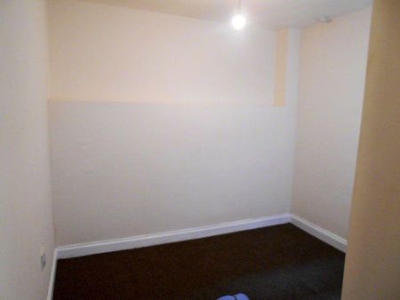 4 bedroom terraced house to rent - Photo 4