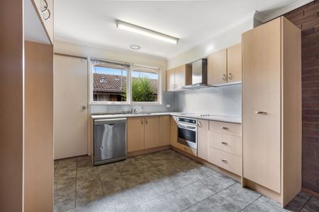 TWO BEDROOM UNIT LOCATED IN WENDOUREE - Photo 4