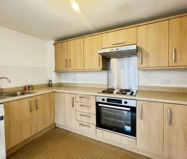 2 bedroom flat to rent - Photo 6
