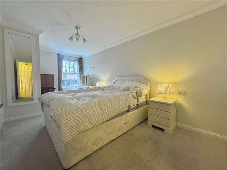 The Hart, Farnham, Surrey, Surrey, GU9 - Photo 5