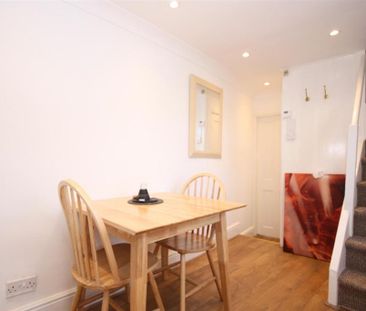 2 bedroom end of terrace house to rent - Photo 2