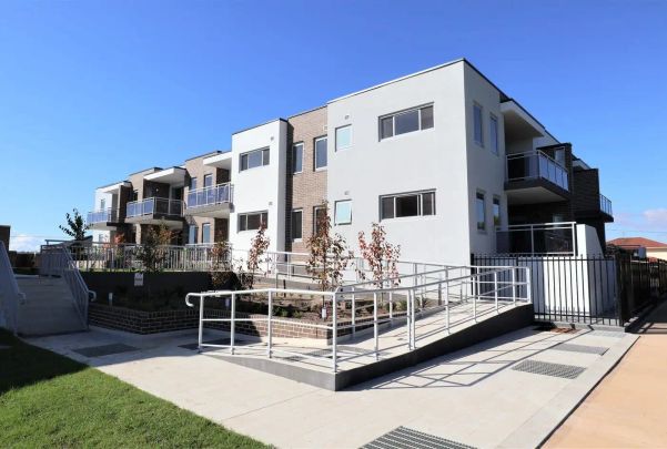 “Harcourts Kellyville presents this contemporary apartment” - Photo 1