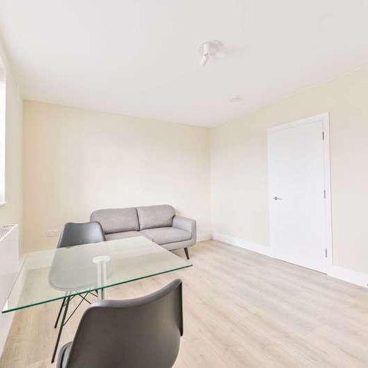 Wandsworth Road, Nine Elms, SW8 - Photo 1