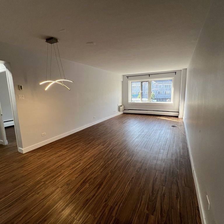 Grand 3 1/2 Au Centre-Ville - 1m GRATUIT - Photo 1