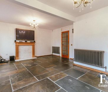 3 bedroom end of terrace house to rent - Photo 3