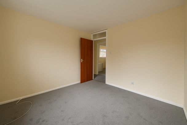 3 Bed Semi-Detached House, Thornholme Close, LE4 - Photo 1