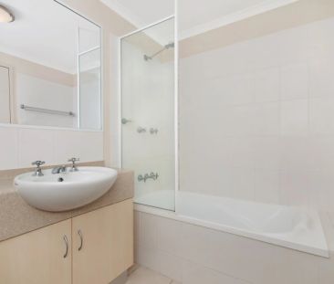 Contemporary living in Trinity Beach - Photo 5