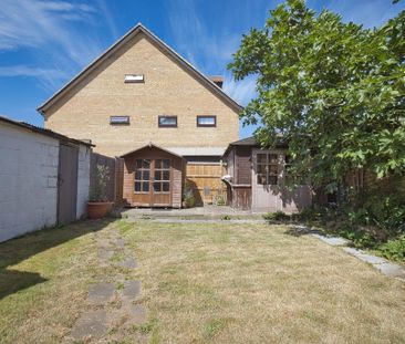 3 bedroom flat to rent - Photo 4