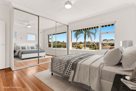 RENOVATED SPACIOUS FAMILY HOME IN PRIME LOCATION - Photo 3