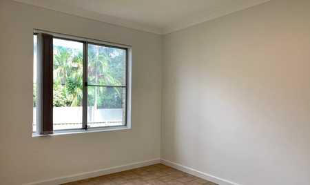 Spacious 3-Bedroom Apartment with Modern Kitchen & Lock-Up Garage in Prime Dulwich Hill - Photo 3