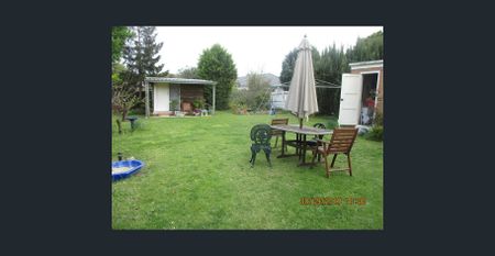 SPACIOUS + BACK BUNGALOW **INSPECT SUNDAY 16TH AT 10.30AM - 10.45AM** - Photo 5