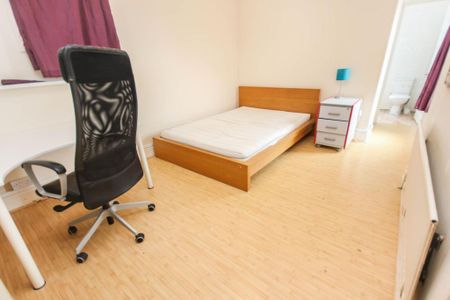 5 bedroom property to rent - Photo 3
