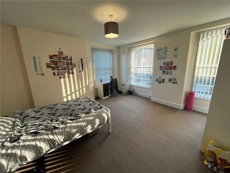 6 bedroom end of terrace house to rent - Photo 4